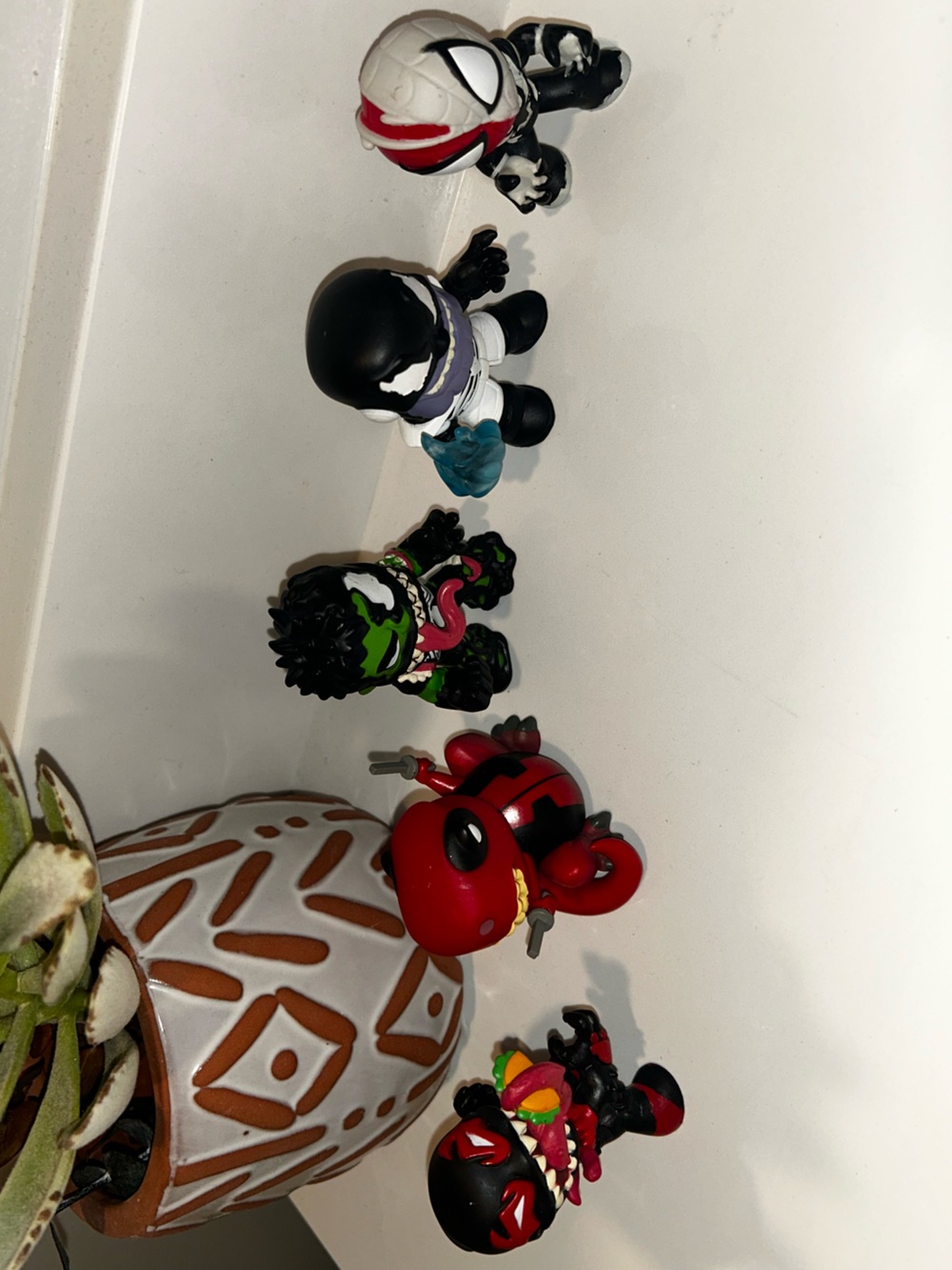 Funko Marvel Mystery Lot of 5 Venom Spider-Man Deadpool Thanos Dinopool HULK